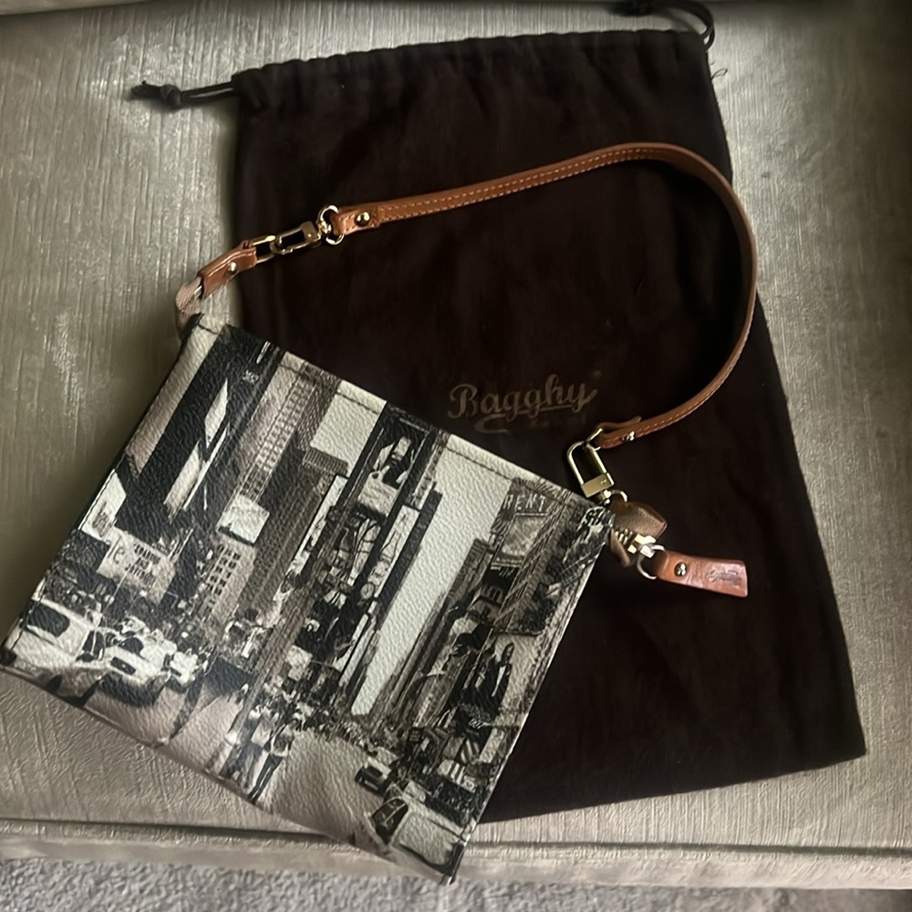 Bagghy’s Cityscape Print mini bag